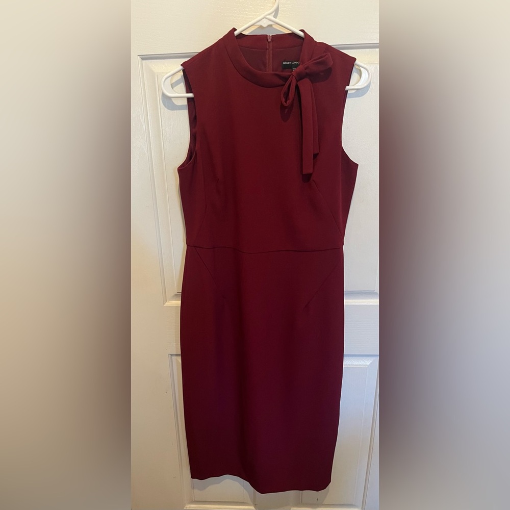 Maggy London Elegant Burgundy Sleeveless Dress tie neck sz 8 small slit back
